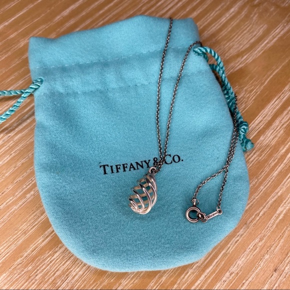 Tiffany Venezia Luce Mini Pendant Necklace - Picture 3 of 10